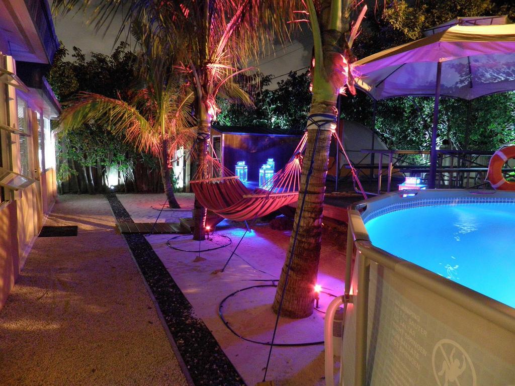 Blue Ocean Guesthouse Fort Lauderdale Exterior photo